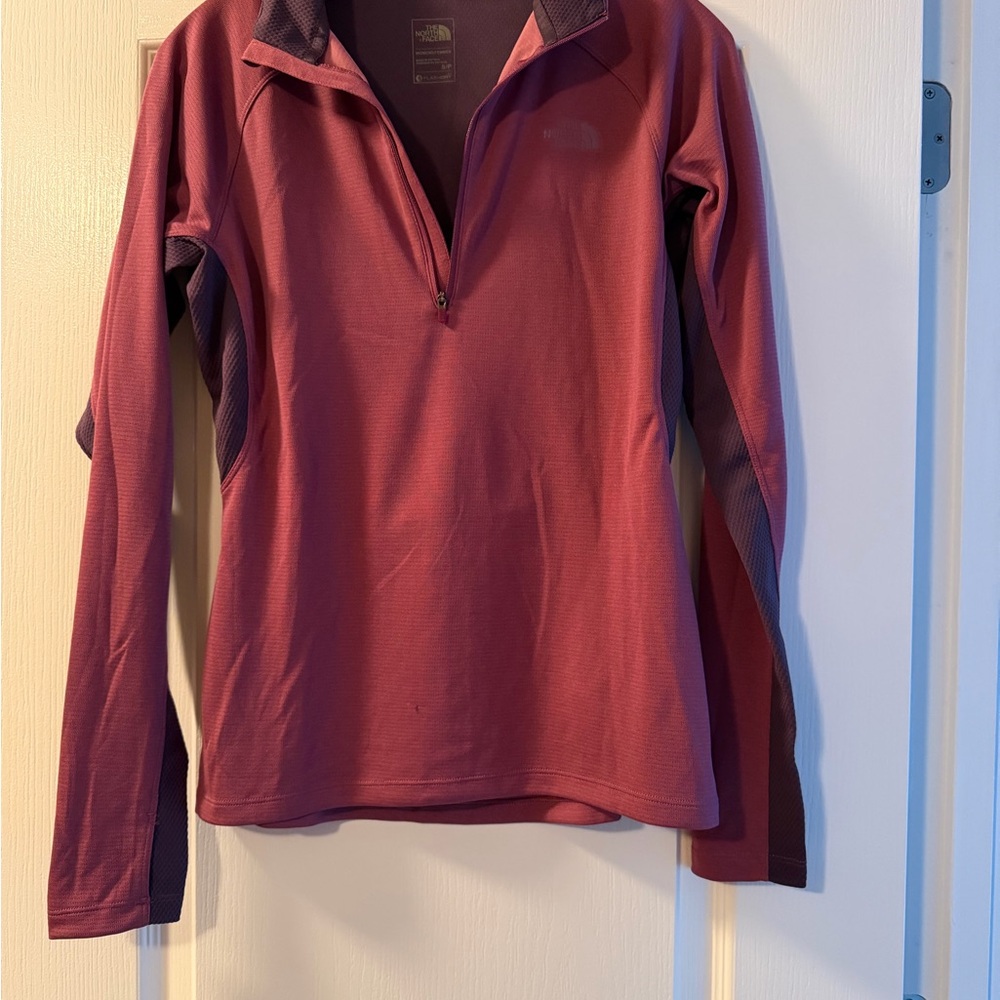 The North Face Women's Flash Dry Pullover Long Sleeve Top Back Zip Pocket EUC